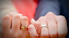 تفسير حلم خطوبة للعزباء من شخص مجهول